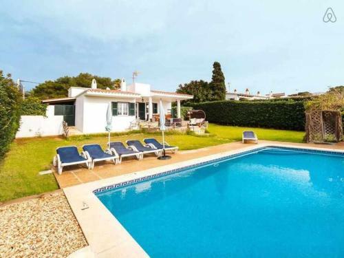 Villa Jarama Elegante Chalet Moderno Cerca de La Playa