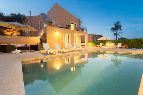 Sant Vicent de Sa Cala Villa Sleeps 8 Pool Air Con
