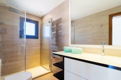 Sant Vicent de Sa Cala Villa Sleeps 8 Pool Air Con