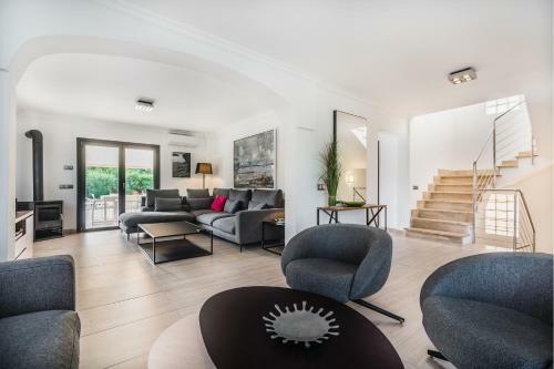 Sant Vicent de Sa Cala Villa Sleeps 8 Pool Air Con