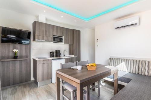 Ferrera Luxe Apartmento 702