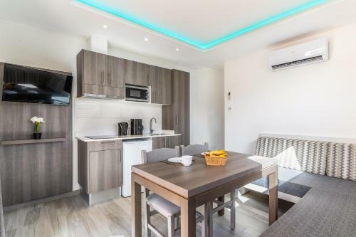 Ferrera Luxe Apartmento 707