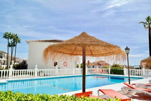 Apartamento Las Farolas Poolfront In Mijas Costa 500m To The Beach