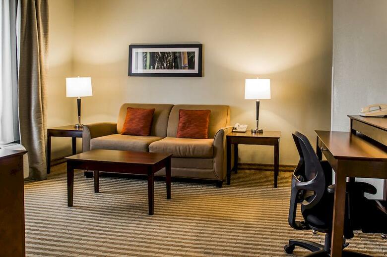Hotel Comfort Suites Universal Studios Area