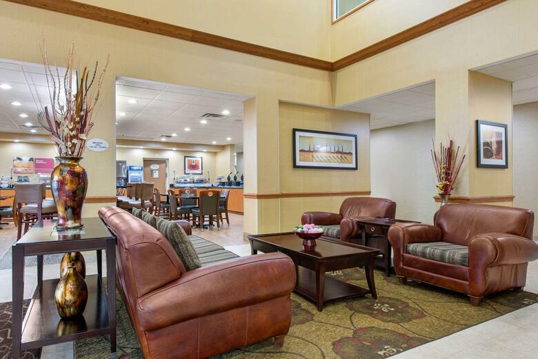 Hotel Comfort Suites Universal Studios Area