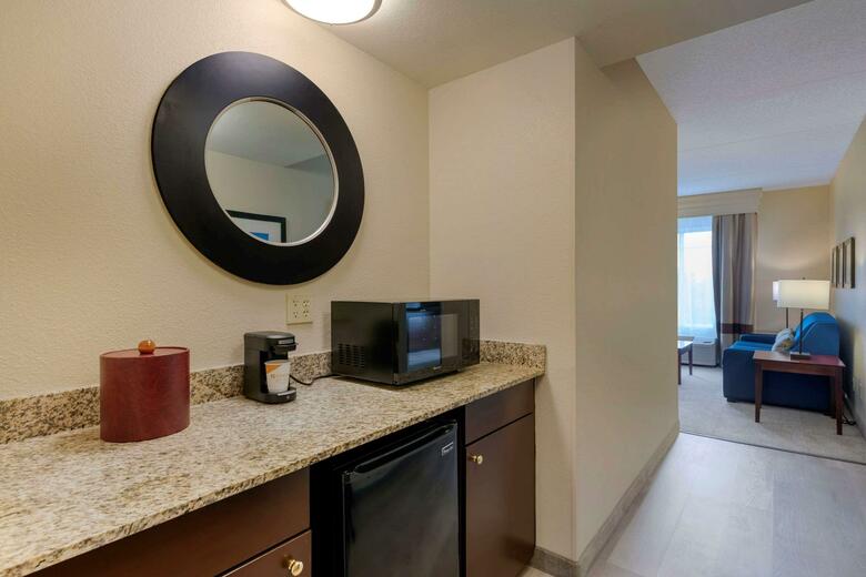 Hotel Comfort Suites Universal Studios Area