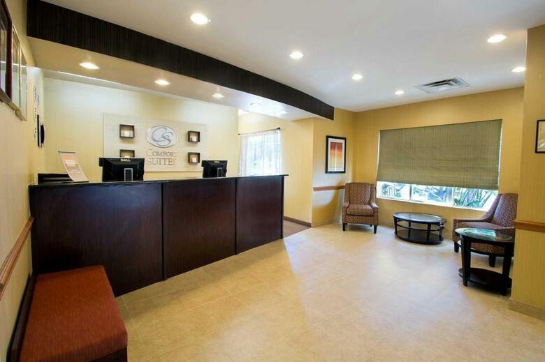 Hotel Comfort Suites Universal Studios Area