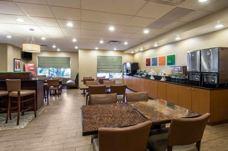 Hotel Comfort Suites Universal Studios Area