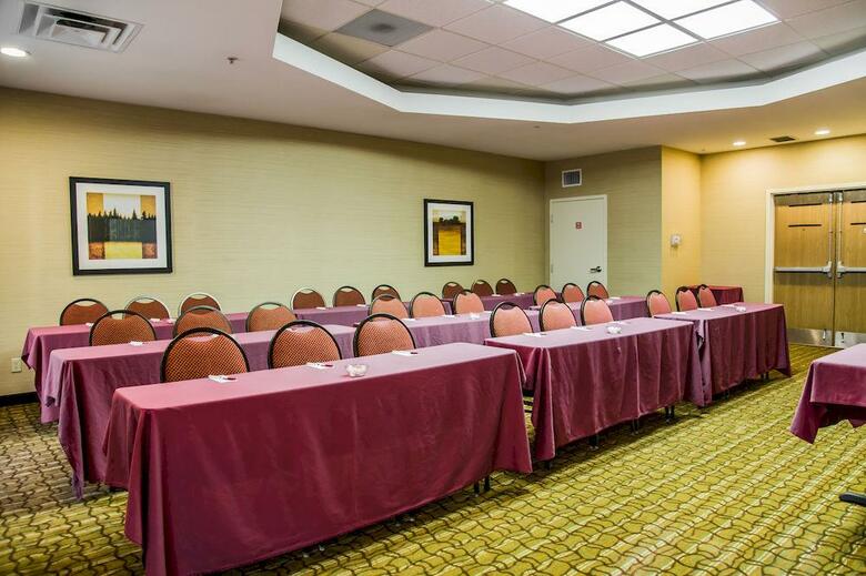 Hotel Comfort Suites Universal Studios Area