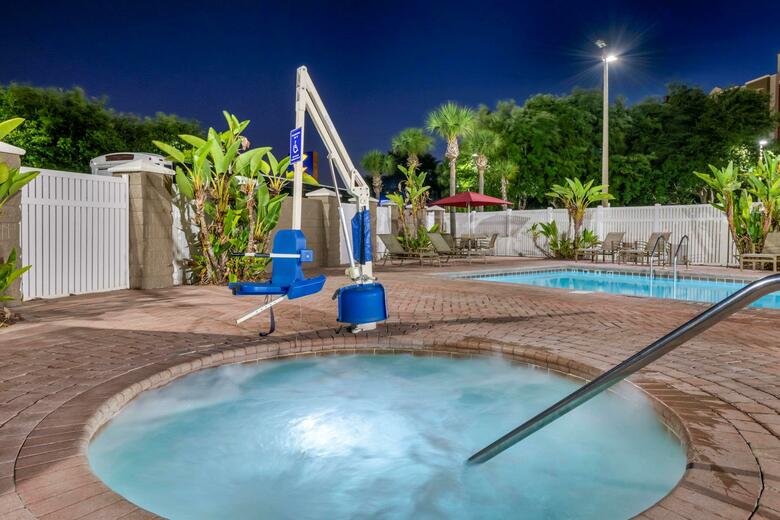 Hotel Comfort Suites Universal Studios Area