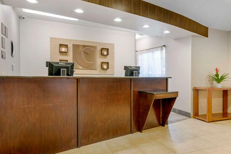 Hotel Comfort Suites Universal Studios Area