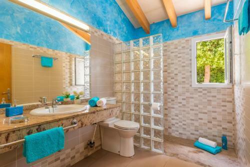 Gris 4 Bedroom Villa, Cala'n Forcat