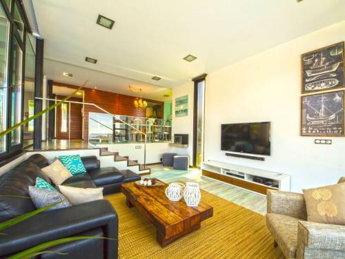 Panoramic Sea View Villa In Sanxenxo With Pool