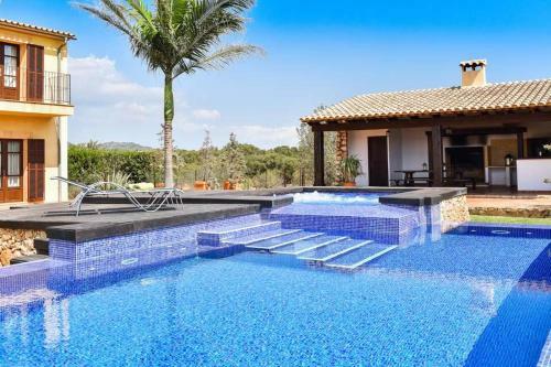 S'horta Villa Sleeps 8 Pool Air Con Wifi