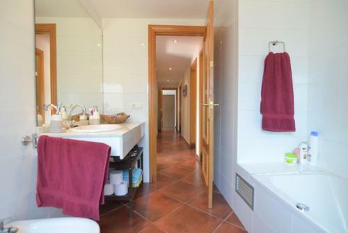 Montbarbat Villa Sleeps 8 Pool Wifi