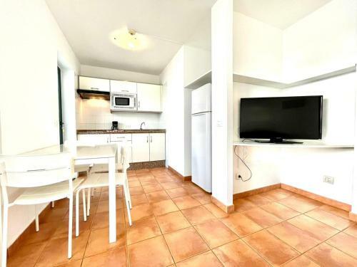 Apartamento Con Dos Dormitorios, Cerca de La Playa En Los Cancajos