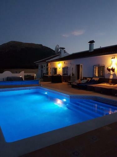 Welcometo Real Spain 5-bed Villa In Fuente Camacho
