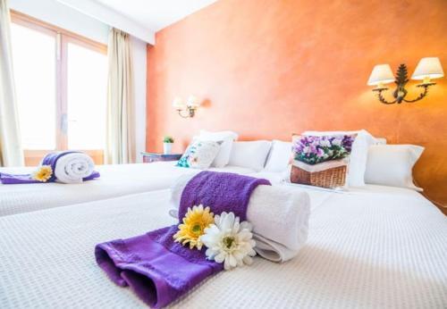 Alcanada Holiday Home Sleeps 5 With Pool And Air Con