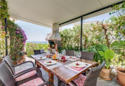 Alcanada Holiday Home Sleeps 5 With Pool And Air Con