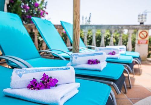 Alcanada Holiday Home Sleeps 5 With Pool And Air Con
