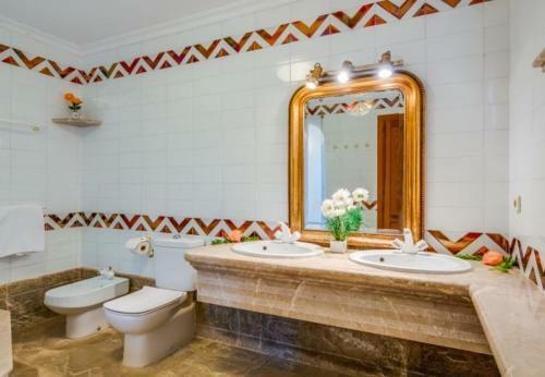 Font de Sa Cala Holiday Home Sleeps 10 With Pool