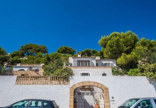 Font de Sa Cala Holiday Home Sleeps 10 With Pool