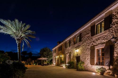 Sa Pobla Villa Sleeps 14 With Pool And Air Con