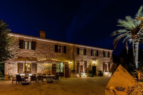 Sa Pobla Villa Sleeps 14 With Pool And Air Con