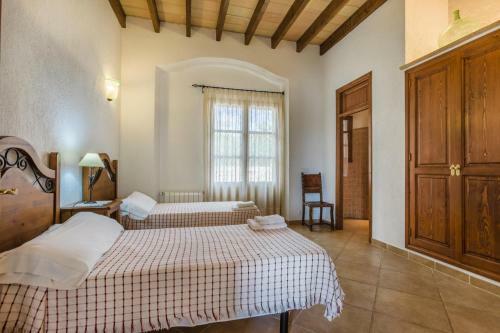 Sa Pobla Villa Sleeps 14 With Pool And Air Con