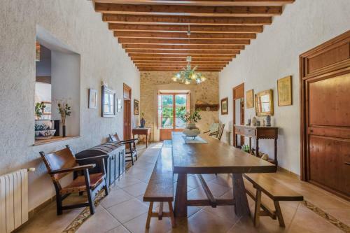 Sa Pobla Villa Sleeps 14 With Pool And Air Con