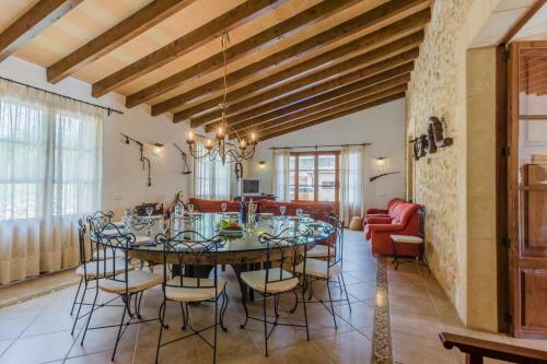 Sa Pobla Villa Sleeps 14 With Pool And Air Con
