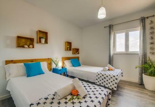 Sa Pobla Villa Sleeps 6 With Pool Air Con And Wifi