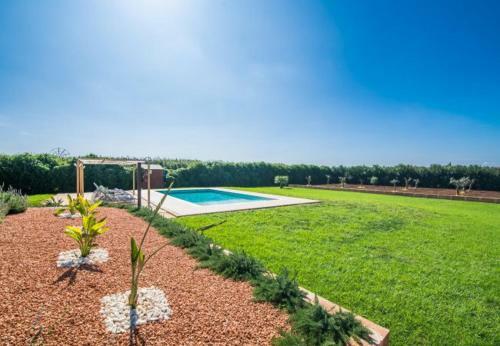 Sa Pobla Villa Sleeps 6 With Pool Air Con And Wifi
