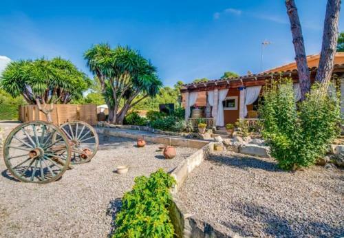Cala Mesquida Holiday Home Sleeps 5 With Pool And Wifi