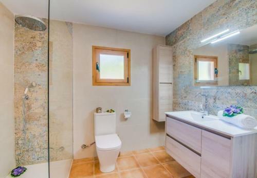 Cala Mesquida Holiday Home Sleeps 5 With Pool And Wifi