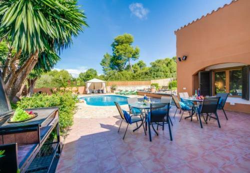 Cala Mesquida Holiday Home Sleeps 5 With Pool And Wifi