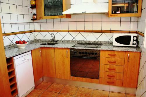 Riumar "eva", 300m To Beach, Private Pool, On-site-service, Dog Beach