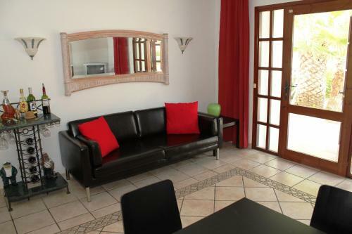 Riumar "noella", 200m To Beach, Private Pool, On-site-service, Dog Beach