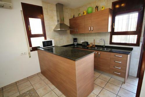 Riumar "noella", 200m To Beach, Private Pool, On-site-service, Dog Beach