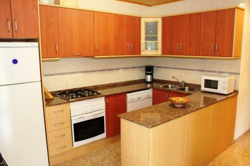 Riumar "juana", 300m To Beach, Private Pool, On-site-service, Dog Beach