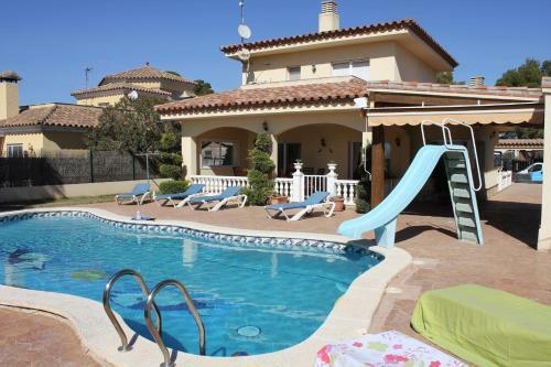 Riumar "estrella", 500m Zu Strand, Privatpool, On-site-service, Hundestrand