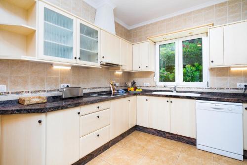 Xabia Villa Sleeps 4 With Pool Air Con And Wifi