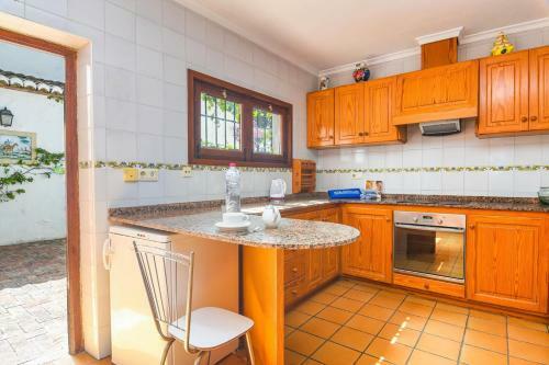 Xabia Villa Sleeps 18 With Pool And Free Wifi