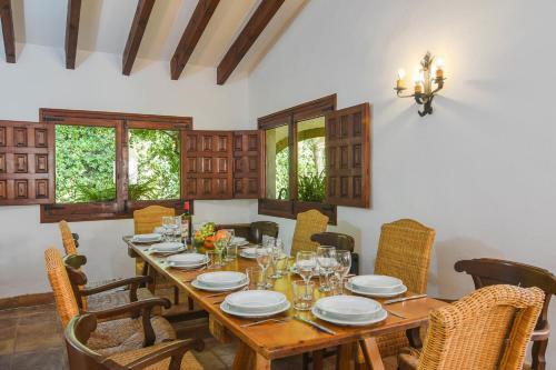 Xabia Villa Sleeps 18 With Pool And Free Wifi