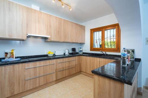 Xabia Villa Sleeps 6 Pool Air Con Wifi