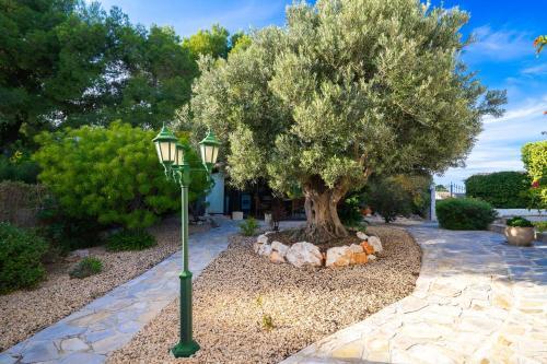 Xabia Villa Sleeps 6 With Pool Air Con And Wifi
