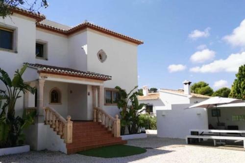 Immaculate 5-bed Villa In Xabia