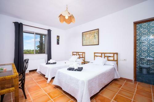 Xabia Villa Sleeps 8 With Pool Air Con And Wifi