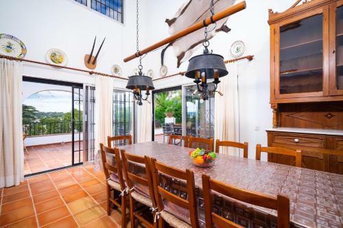 Xabia Villa Sleeps 8 With Pool Air Con And Wifi