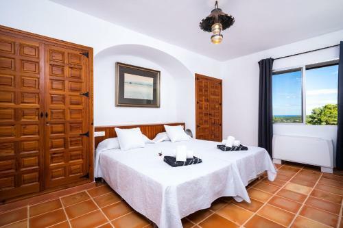 Xabia Villa Sleeps 8 With Pool Air Con And Wifi